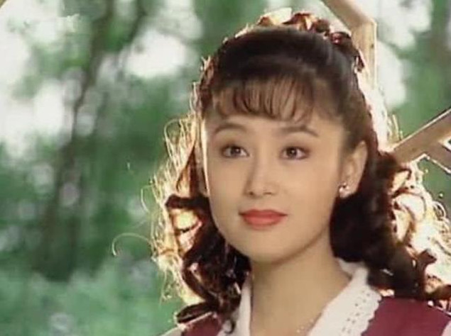 岁陈红与岁何晴 两大美人不相上下 如今年过半百成这样 全网搜
