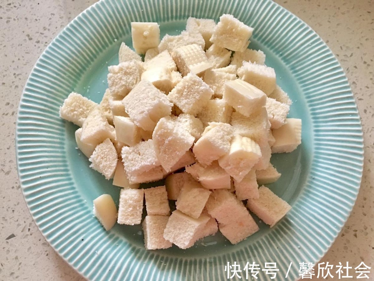 黑芝麻|吃剩的馒头别扔,搭配蛋液,做出好吃的馒头蛋饼,早餐好选择