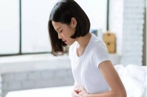 热水泡脚|易孕体质女性一碰就来个意外怀孕,大多有这五种特征,看你是吗