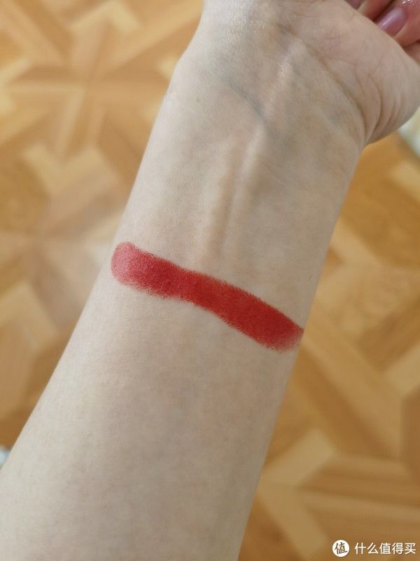 不知道送女朋友什么口红？小姐姐一个个帮你试！口红评测篇一