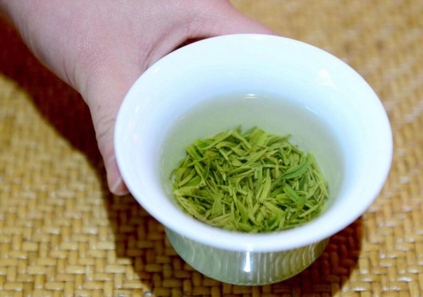 小茶方|一个可以治痛风的小茶方，简单好喝见效快，成功排出体内的尿酸