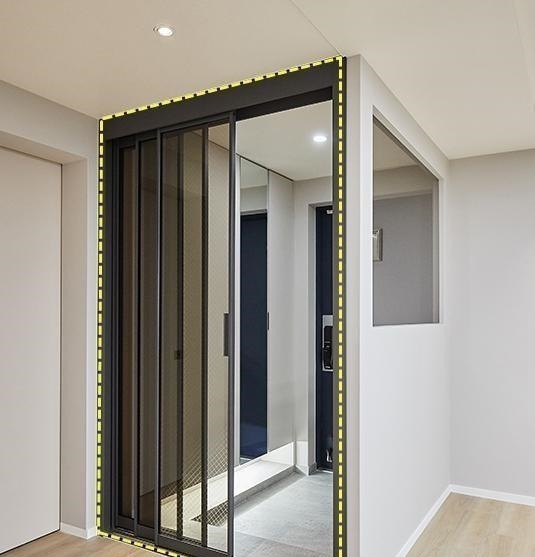 韩国|跟国内不一样,韩国入户装三轨玻璃门单独分出玄关,室内一尘不染!