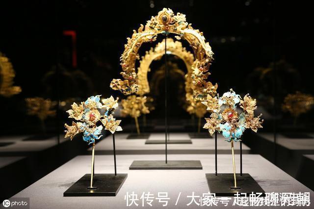 珍宝库 英国惊世珠宝库利南是什么样的钻石,王室真的有22599件稀世珠宝吗