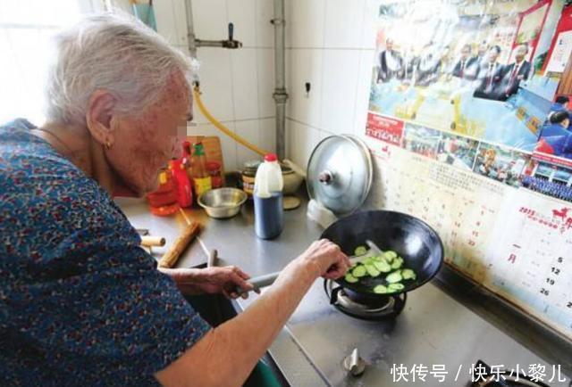 到父母家|又一“新型啃老”来袭了，并非花父母钱，中招的子女却都还没发觉