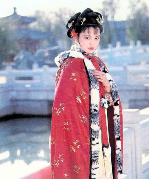 贾宝玉&为何说黛玉比宝钗更适合管家？你看她管丫头的手段，比宝钗强多了