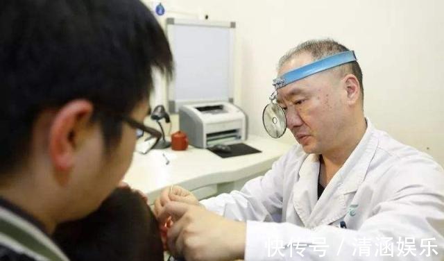 宝宝|2岁宝宝平时一习惯,妈妈送去医院检查,医生还好来得早