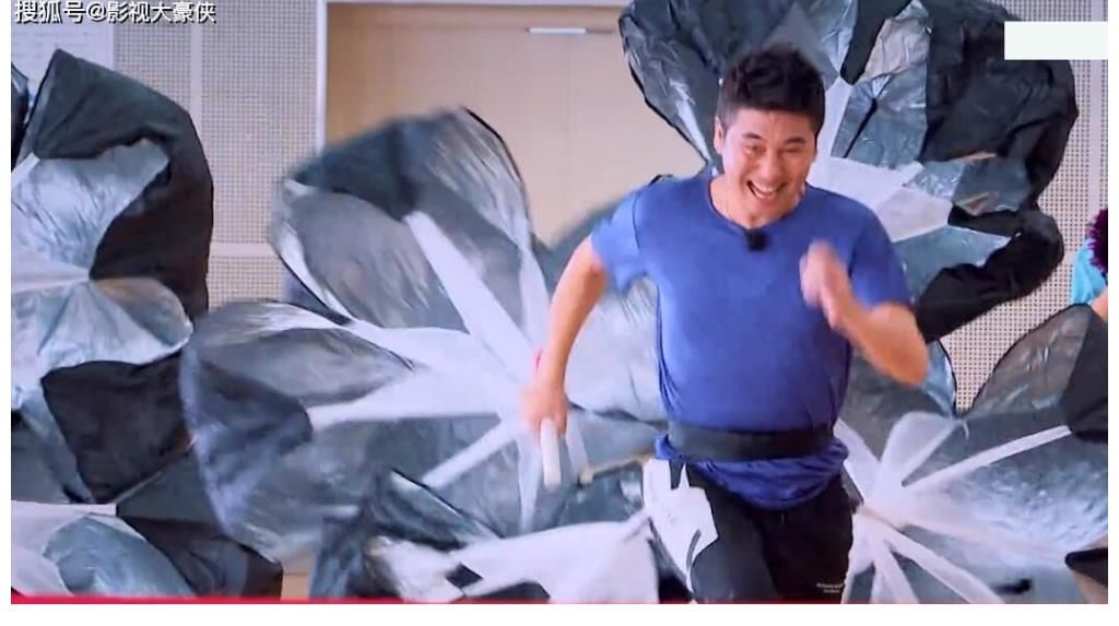 原创《追光吧2》推迟一周终开播，剪辑混乱，全员尴尬，收视跌爆