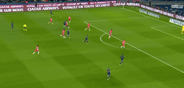 橫傳|貝爾納特橫傳中路，維納爾杜姆推射將球打高