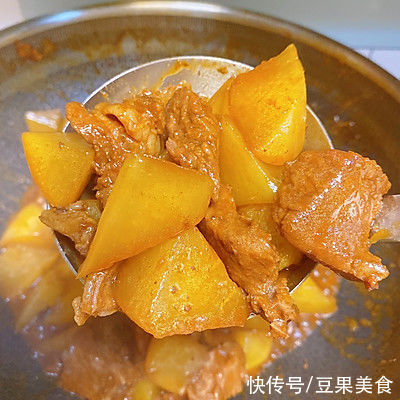 羊肉炖萝卜最香的吃法，让我连吃了三碗饭