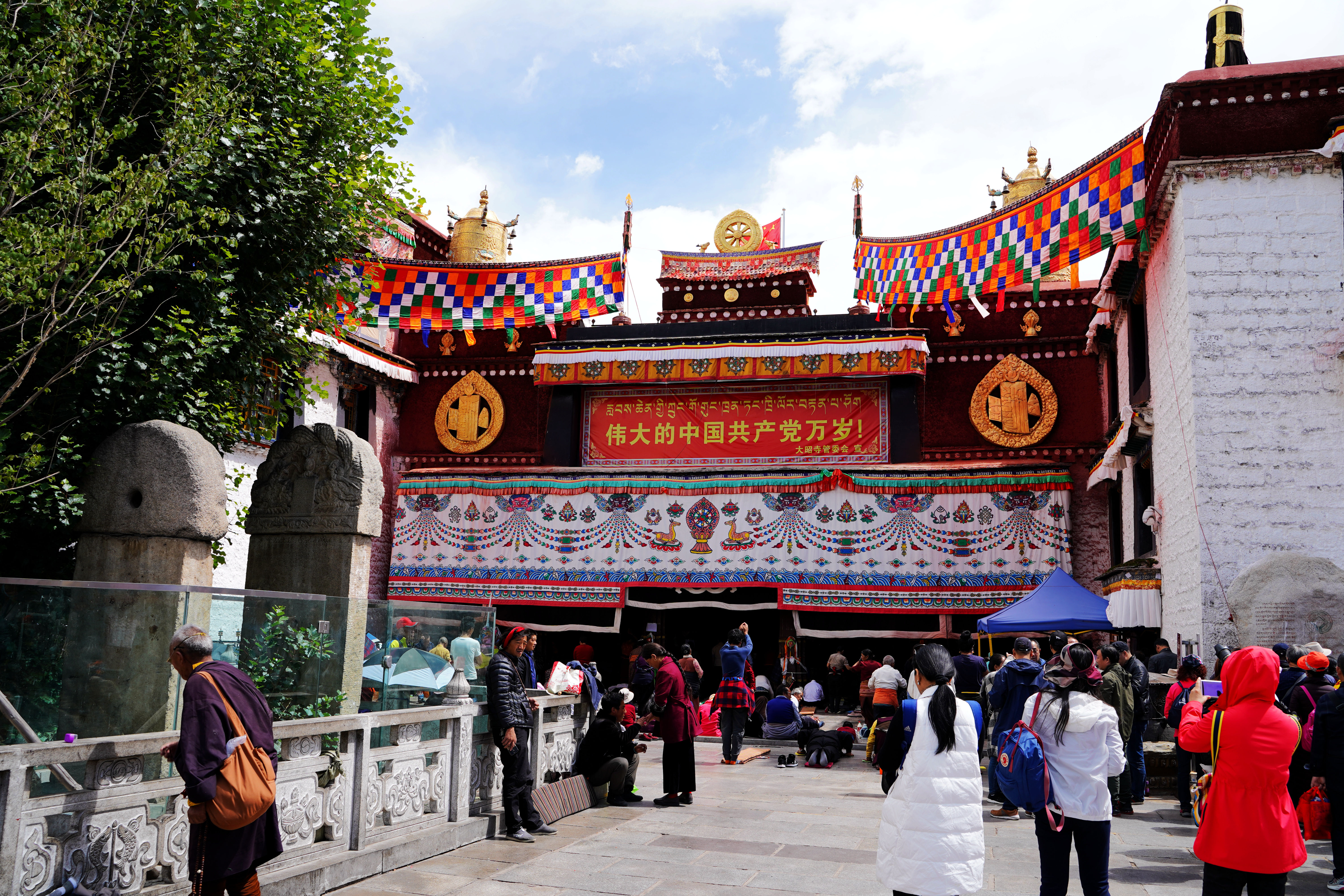 大昭寺|【80天单人单车环藏之旅】观览佛教圣地大昭寺，八廓街猎摄盛装美女