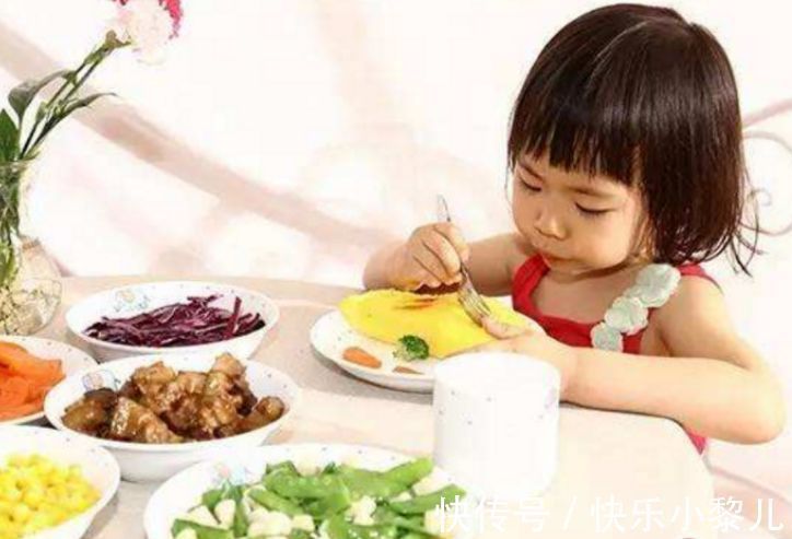 长高|孩子有这些表现时,表明正在猛长个儿,家长做好3点帮助孩子长高