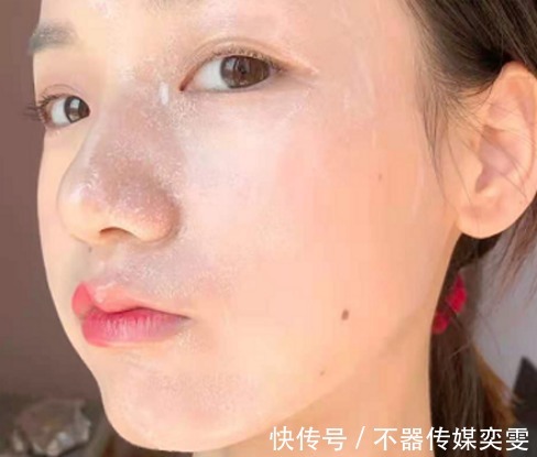 洗面奶|晚上洗脸时的3个坏习惯,皮肤会越来越差,很多女孩子都不注意