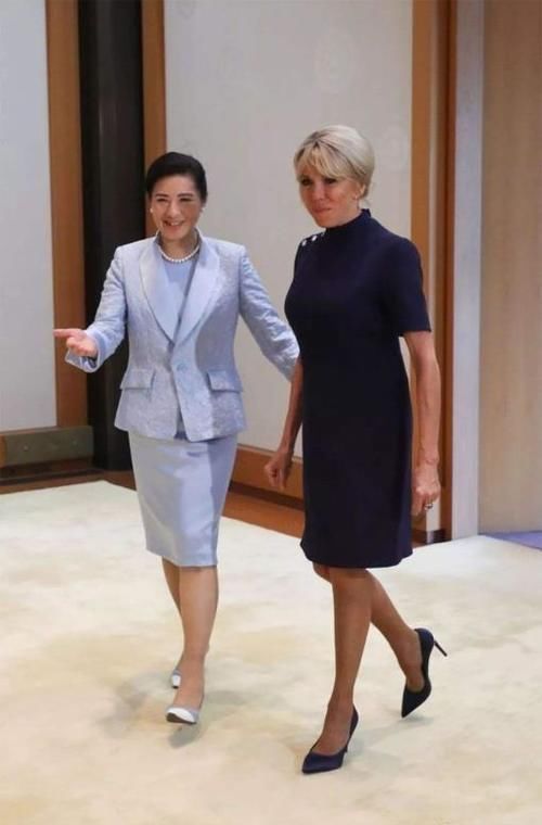 高跟鞋|67岁法国夫人演绎法式浪漫,贵族气质需要靠穿搭加持