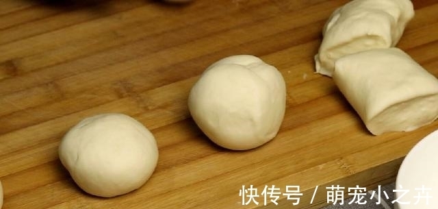 筋道|烙饼时，直接烙就大错特错了，多加这一步，饼柔软筋道，40秒两张