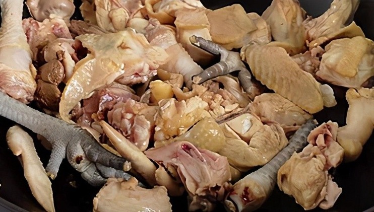 秋日干燥多喝汤,用这两种食材炖鸡汤,鲜美不腻,滋补又润燥!