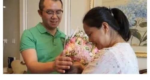 电视屏幕|情感导师涂磊电视屏幕里言辞犀利,家庭生活处处现如山父爱