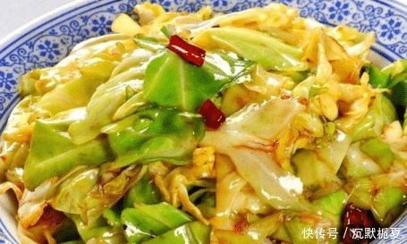  包菜才会更加|炒包菜时，包菜不要直接下锅炒！很多人不懂，难怪不好吃