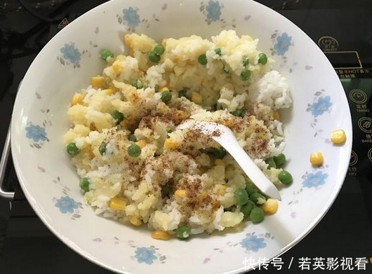  适量|剩饭只能炒着吃教你一招，简单好吃更营养，孩子常吃长高高