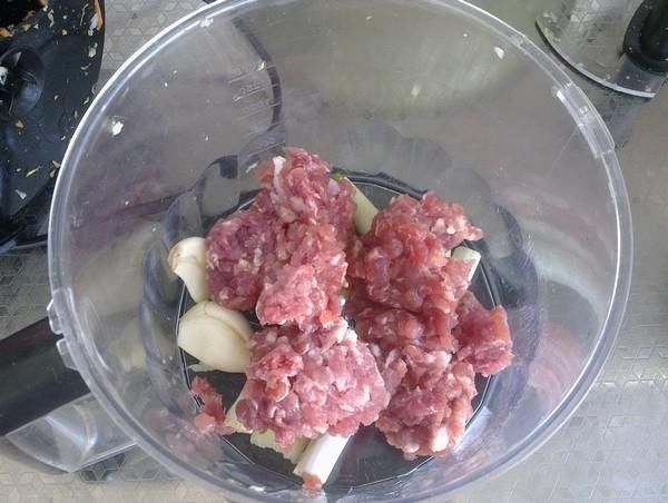 用料理机打|拌饺子馅最忌讳的就是“它”,很多人都放过,难怪饺子不鲜也不香