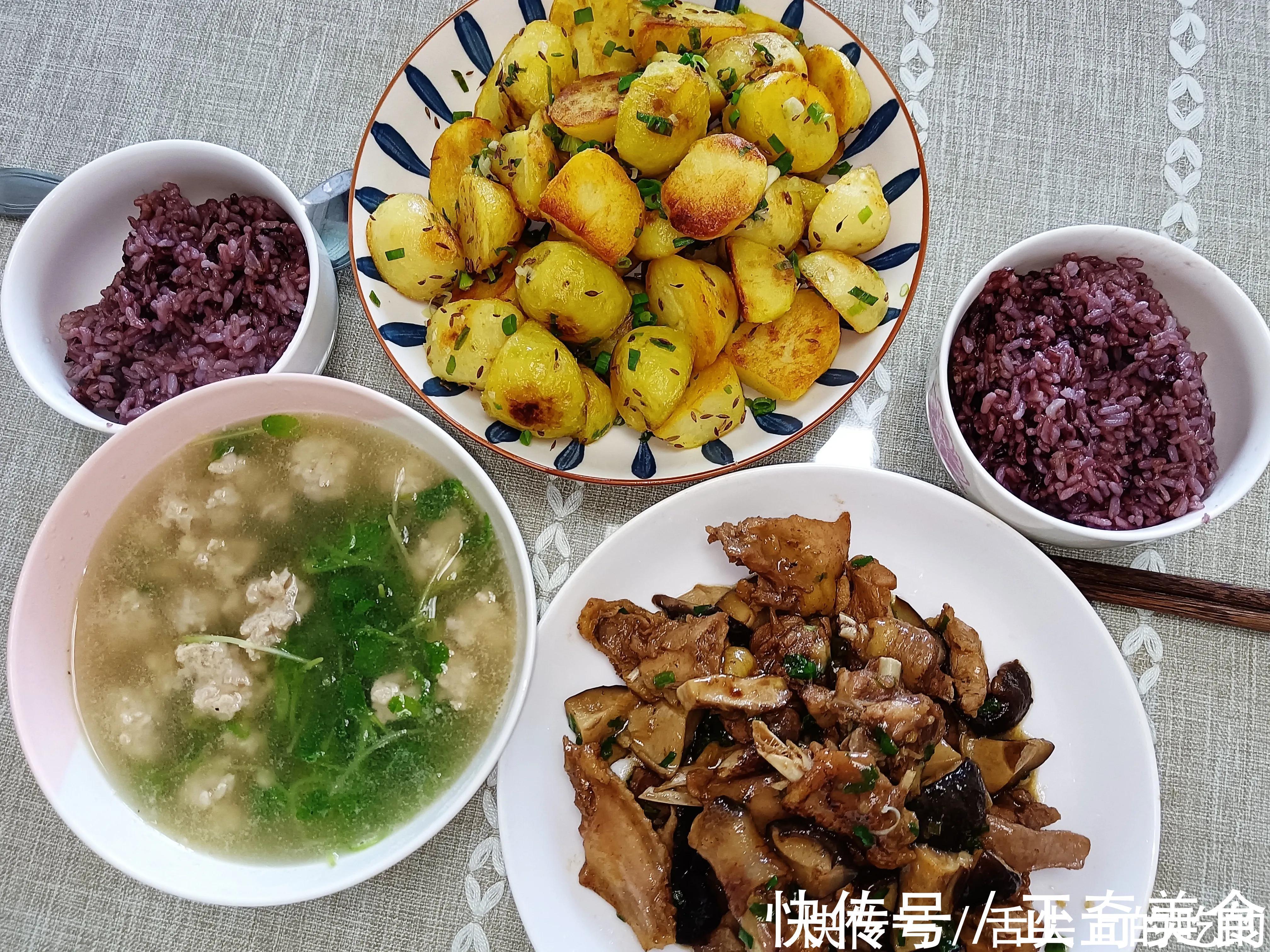 孜然土豆|孜然土豆这样做,比夜市上的烧烤都要香,在家简单几步就能完成