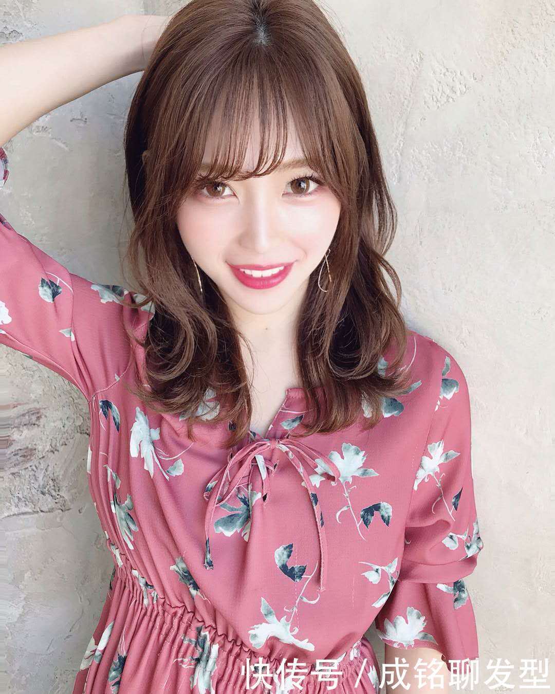 染头发什么颜色显肤色白？低调奢华的棕色，减龄时尚永不过时