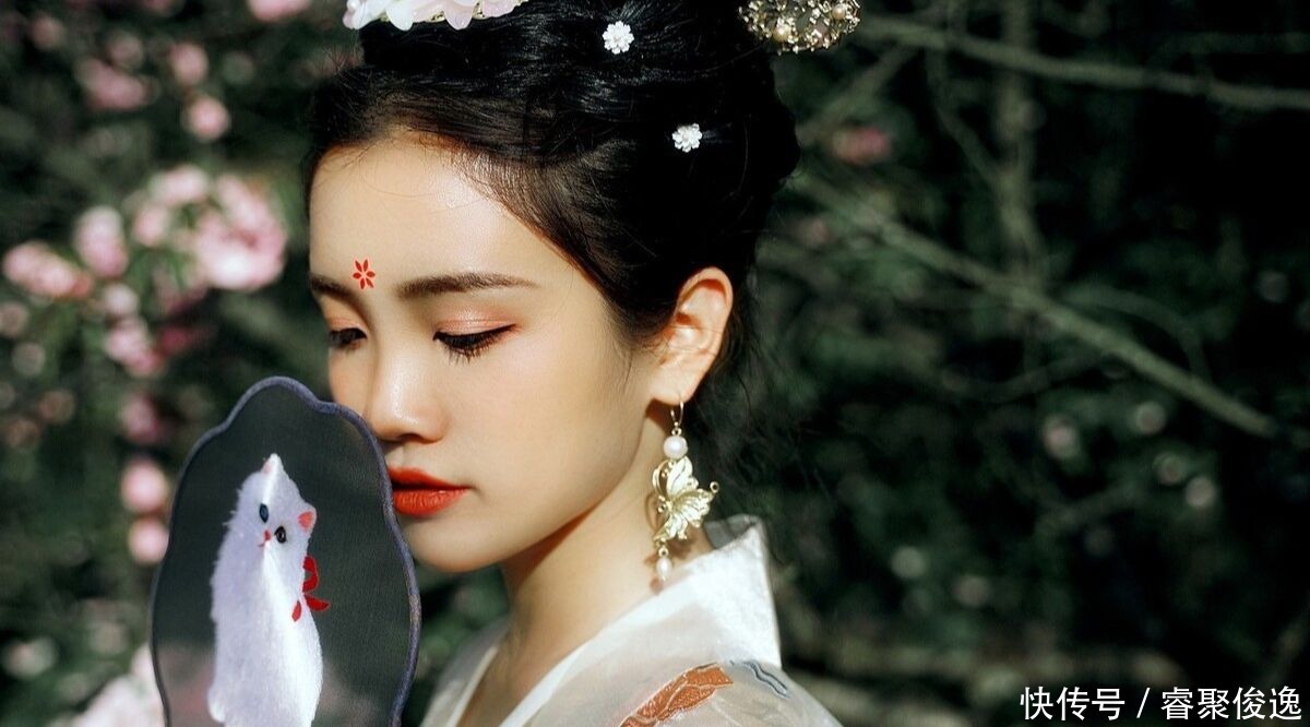 写一首“江山美人”藏头诗,聊一段红尘滚滚的世俗情事