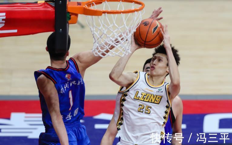 杜锋|排行乱了!卫冕冠军惨败30分真差,郭艾伦队领跑,争冠热门升第2