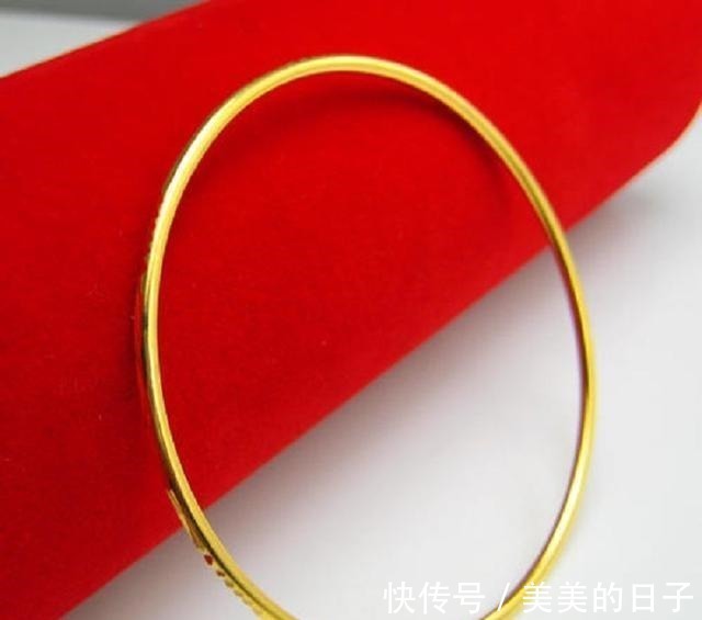 黄金手镯 选购黄金首饰时,尽量避免这些款式,柜姐别说不知道了!