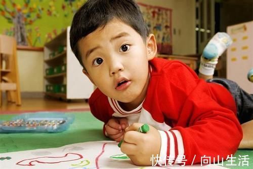 双商|孩子的三个“坏毛病”,或是“双商高”的表现,别急着让他们改正