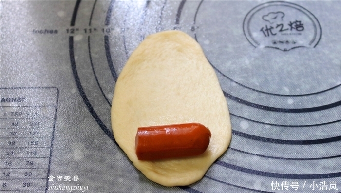 此款面包要收好,简单卷一卷,层次分明,香软可口,在家做方便