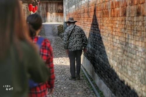 800年前吴氏宗族入闽，落脚福建培田古村，它被称为民间的故宫