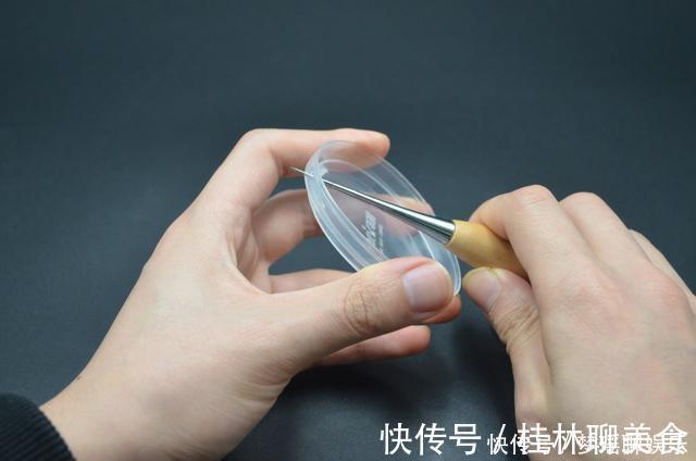 涨知识|八宝粥盖子不要扔,放在厨房特别实用,一年能省不少钱,涨知识了