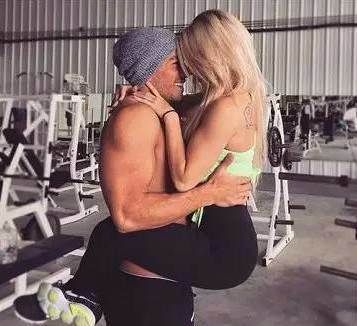 肌肉|练出肌肉有毛用？！能挡子弹吗？