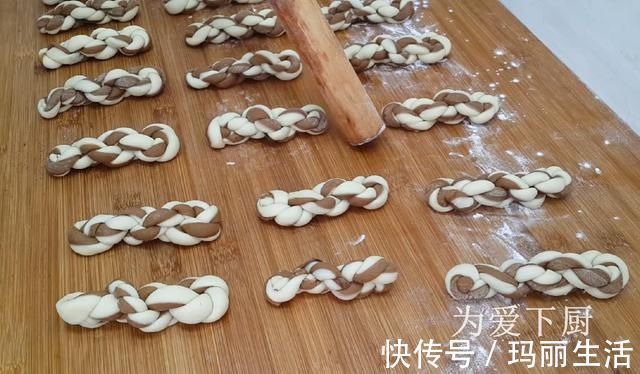 自制|自制麻花的做法,大厨教你详细步骤,香酥又掉渣,出锅孩子抢着吃