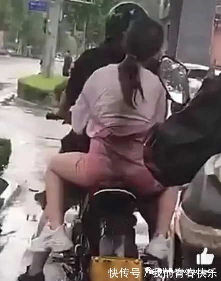 |搞笑图片:羡慕人家的爱情,女朋友还能兼档泥板,真好