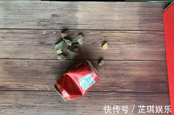 松果|石头野草捡回家，胶水一粘变盆栽，比买的还好看！