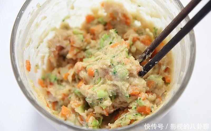 不用|减肥也不用吃的太素,蔬菜鸡肉饼,鲜嫩不柴,饱腹感强,好吃不胖