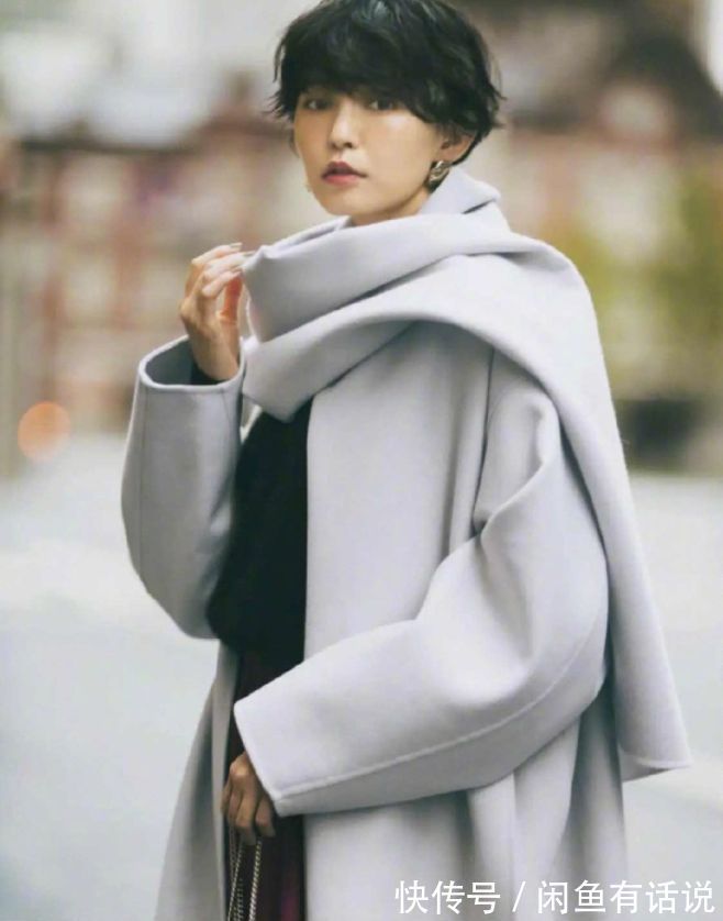 无处安放|40岁以后高级比时髦更重要,这15套秋冬大衣穿搭,照穿就很显气质