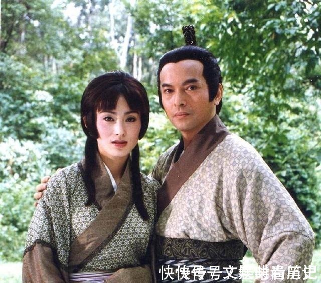 对子!上联为“水底日为天上日”, 下联成为千古绝唱