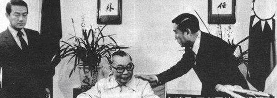 邓小平|邓小平给了老同学蒋经国“重重一击”,蒋经国难过的半夜痛哭!