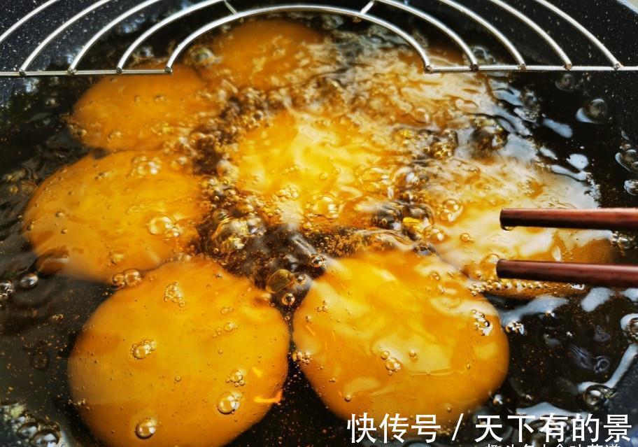 做法|炸糖糕的正宗做法,个个脆皮空心,香甜又软糯,我一口气能吃五个