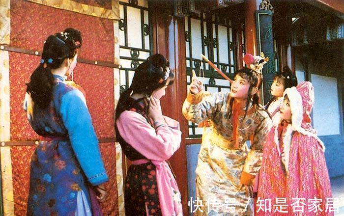 千金小姐$红楼梦:丫鬟晴雯为何没有奴性?太多细节暗示她本就是官宦千金