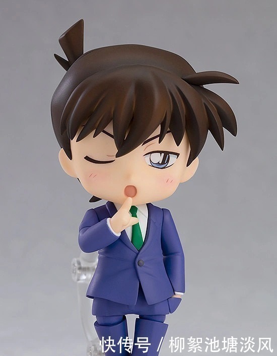 踢足球|工藤新一的这款手办,阳光帅气,配上小兰更完美