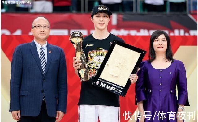 国手|丁彦雨航报销，阿联谈胡明轩FMVP，前国手加盟三人篮球!