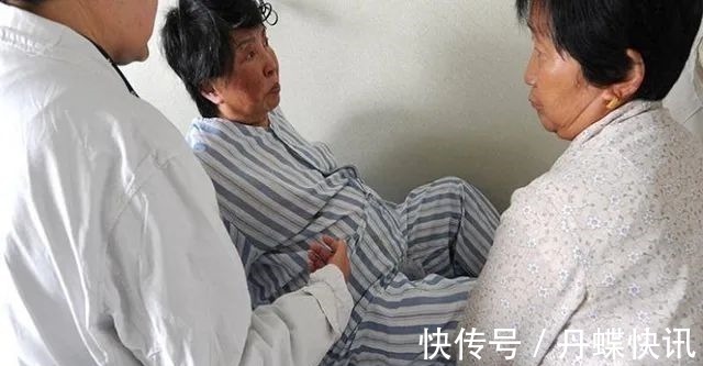 二胎|“鸟脸”妈妈执意生二胎,孩子不幸被遗传,一时的冲动毁孩子一生
