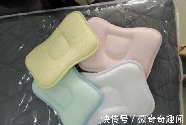 宝宝|宝宝啥时候能用枕头当他出现这些信号时，家长就可以开始准备了