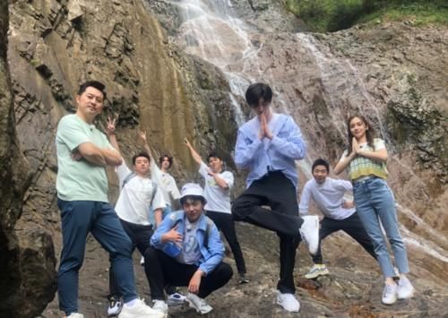 待遇|跑男成员都称呼蔡徐坤“坤儿”，唯独黄明昊不同，粉丝都没这待遇