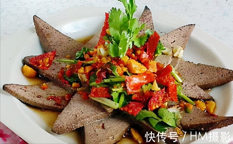 这4菜1汤已备好,荤素搭配做法简单,待客倍有面子