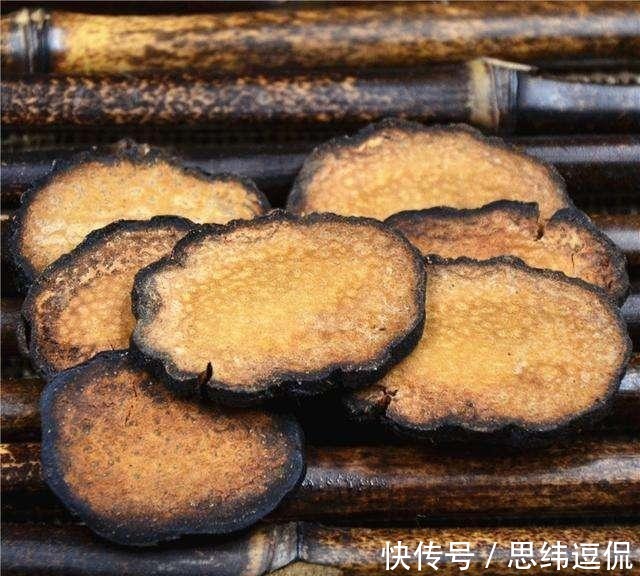 运动|男人不想老得快，多吃4种碱性食物，加一项运动补充男性荷尔蒙