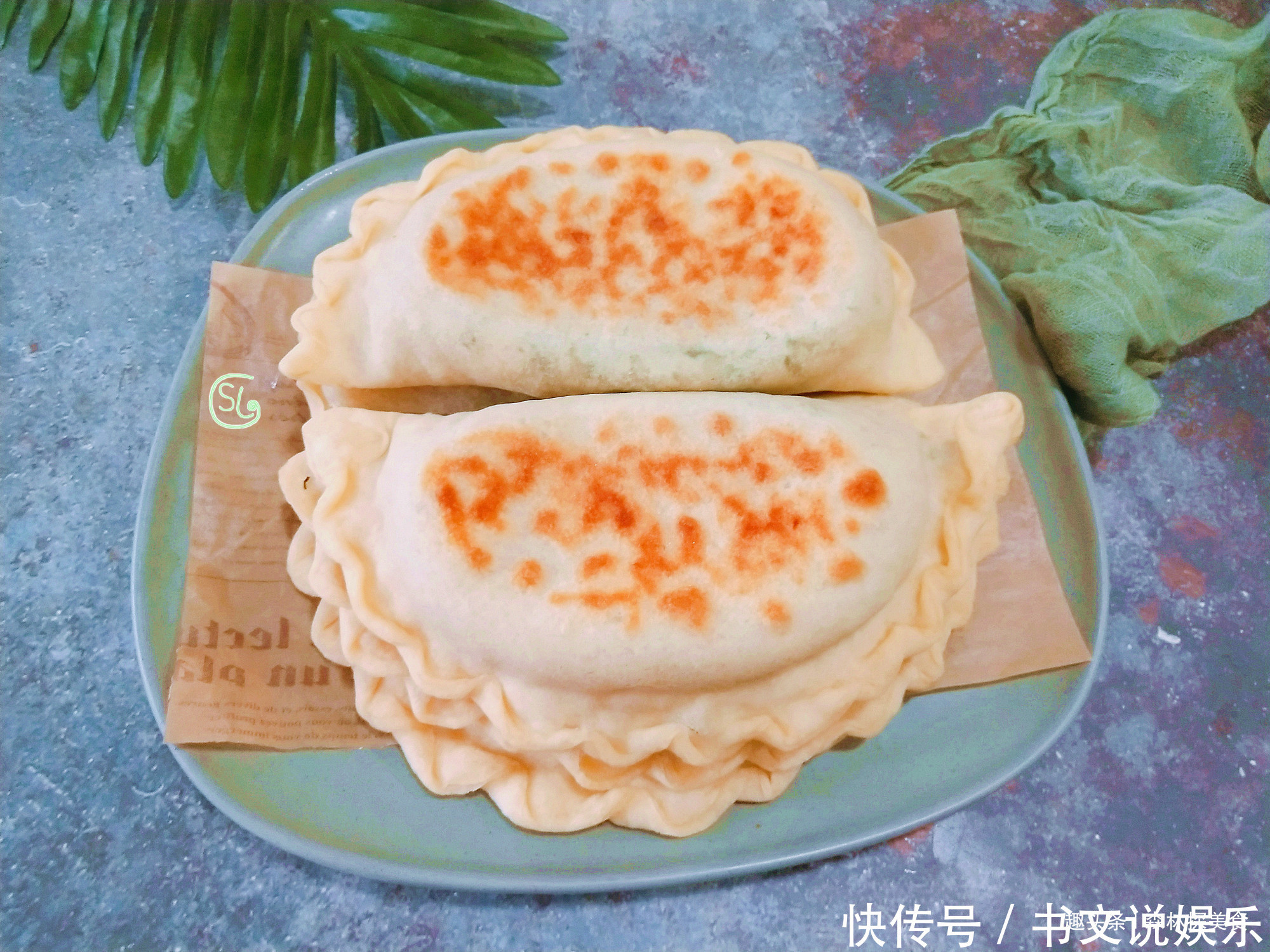 做韭菜盒子，记住两点，饼皮柔软不破皮，馅料不出水，放凉也不硬